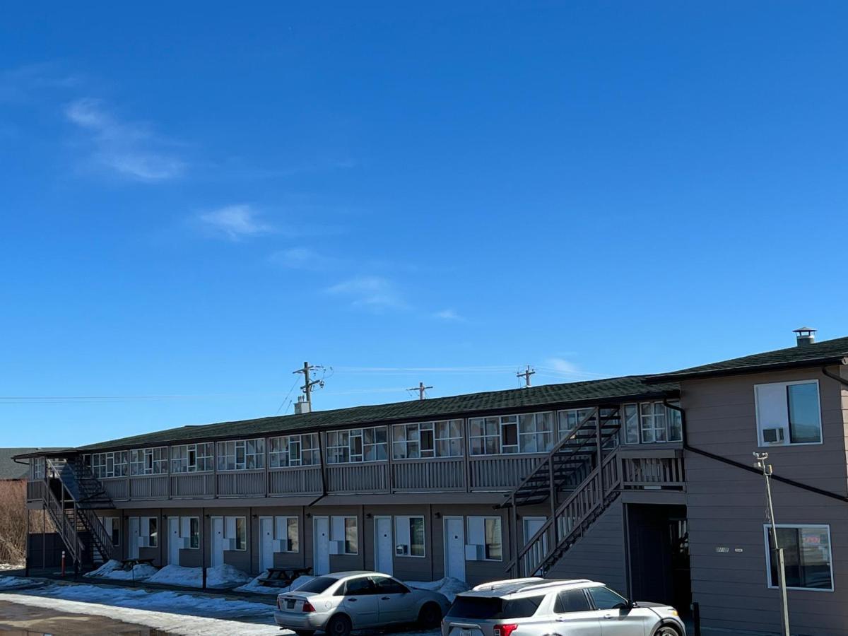 Kings Court Motel Cold Lake エクステリア 写真