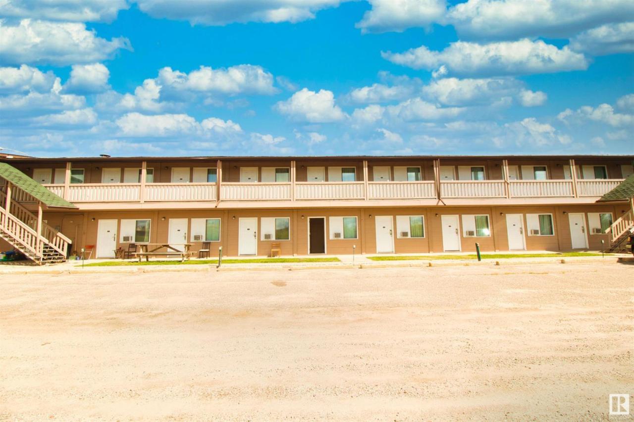 Kings Court Motel Cold Lake エクステリア 写真