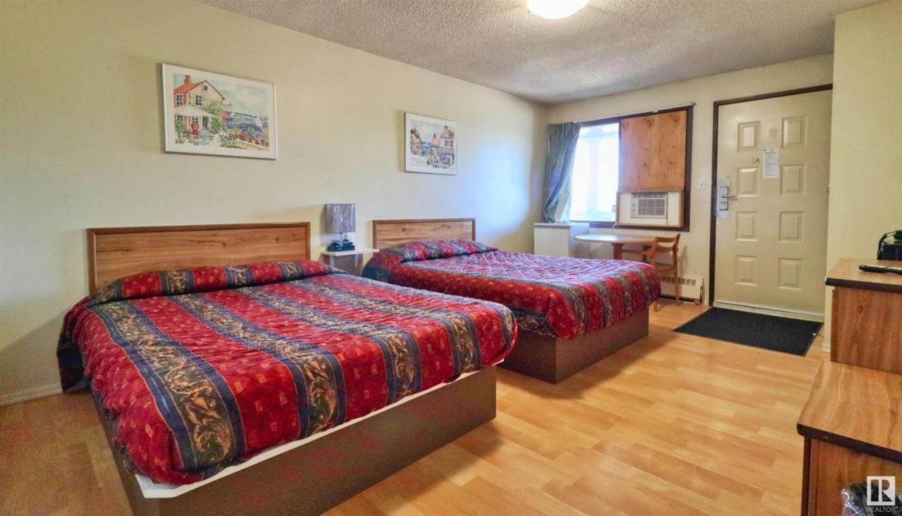 Kings Court Motel Cold Lake エクステリア 写真